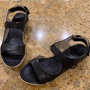 Black leather Geox sport sandals